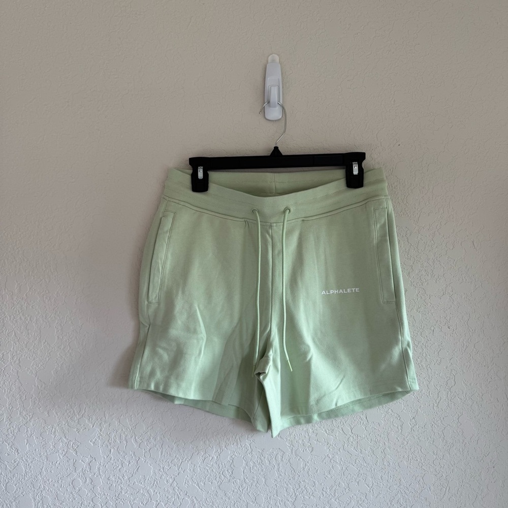 Alphalete Essential Core Shorts – Light Green (Size L) P0057